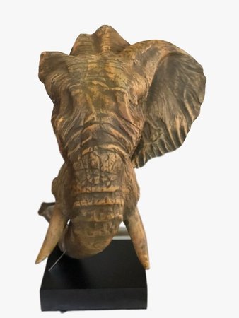 Escultura cabeça de elefante marrom grande
