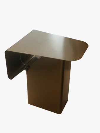 Mesa lateral ferro dourado moderna